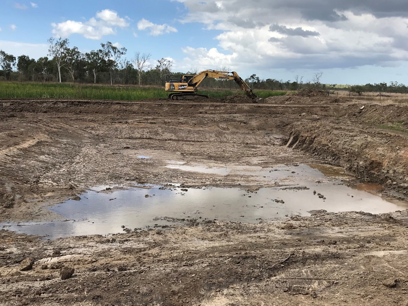 Figure 4 Excavation of a sediment basin, at the start of a treatment wetland. 
Photo by Queensland Government.
